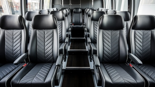 15 passenger minibus rental amarillo